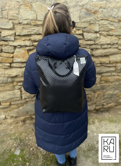 Batoh - Černá kostka